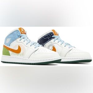 NWOT 2022 Air Jordan 1 Mid SE GS 'Stitch'